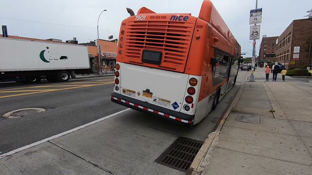 Nice Bus N6 local Breaks down. Right side of bus looses tire pressure lies sideways.