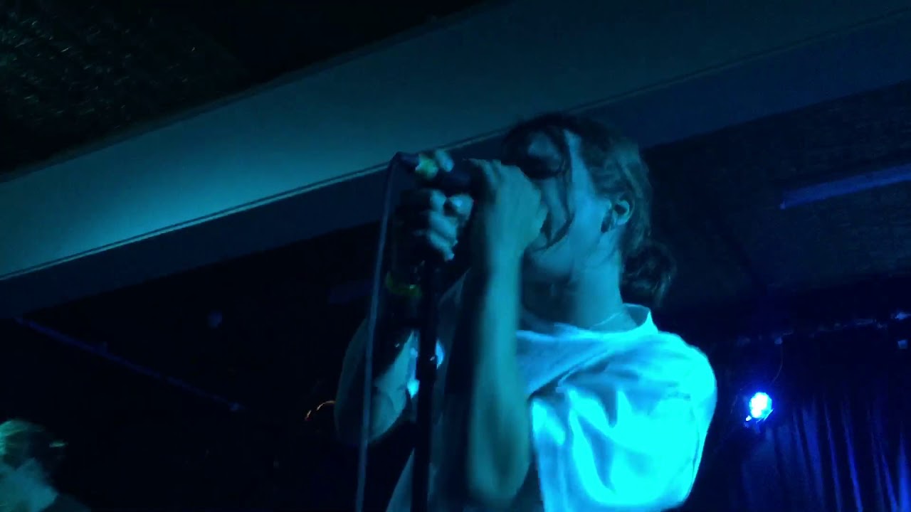 Between you & me: Move on LIVE