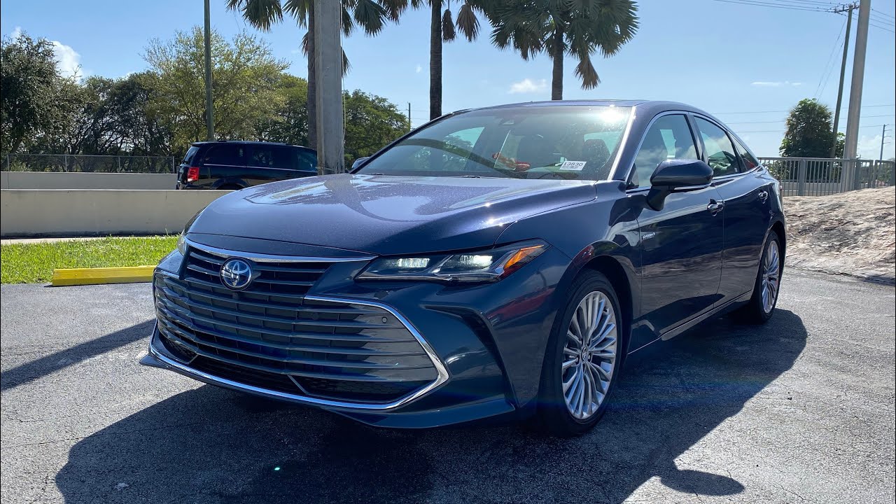 2020 Toyota Avalon Hybrid &ndash; Who Said Hybrids Can&rsquo;t Be Stylish??