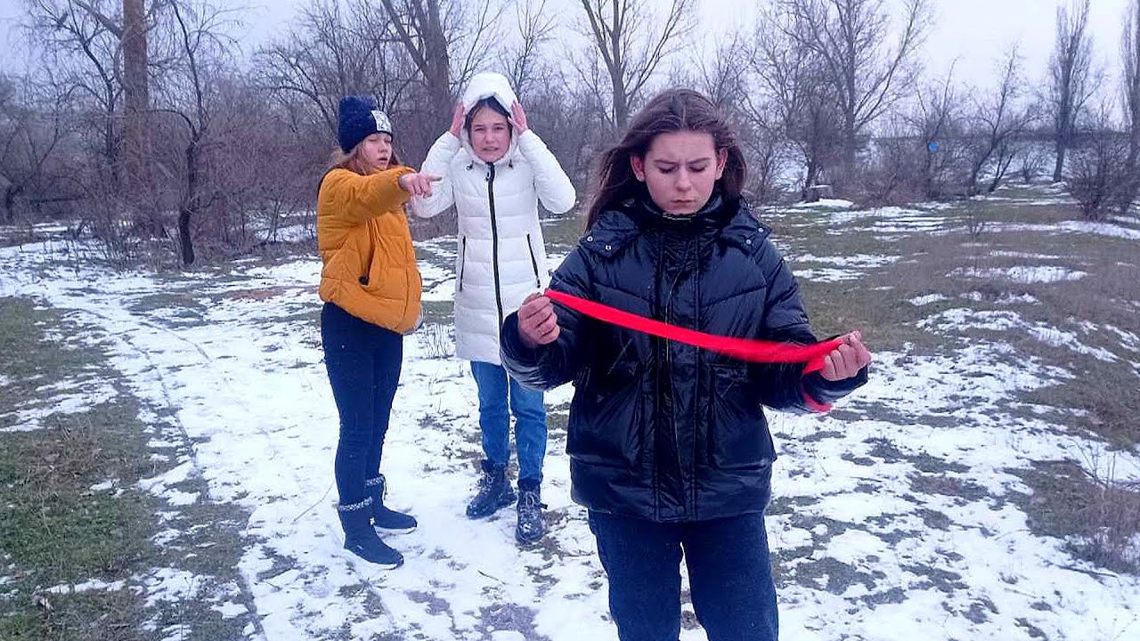 АНЯ ДОСТАЛА !Зачем ей эта лента?!