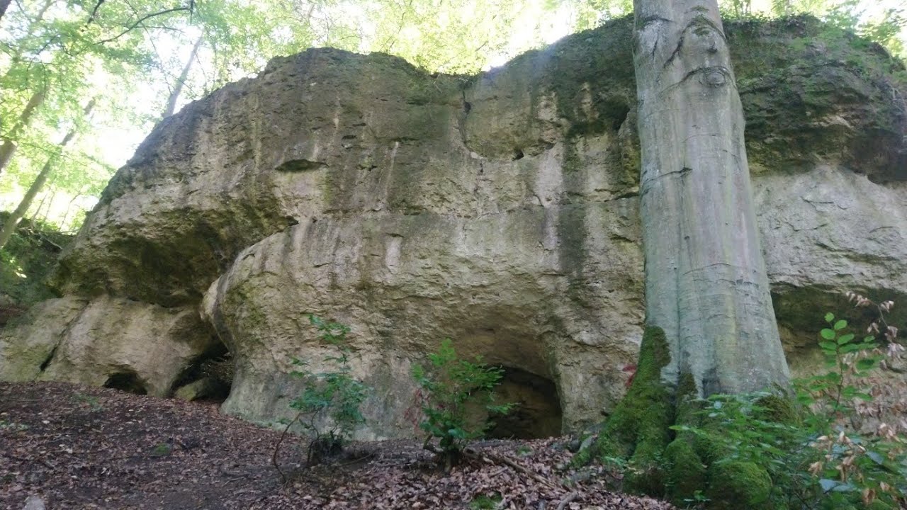 Sulzbach-Rosenberg BAYERN Germany. Скалы Гроты. Пещеры в городе.