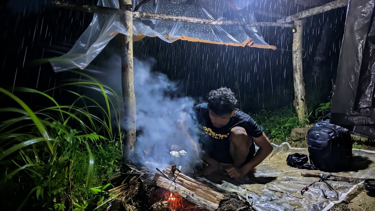 ⛈️camping di hutan di guyur hujan yang begitu lebat dan angin yang begitu kencang..❗