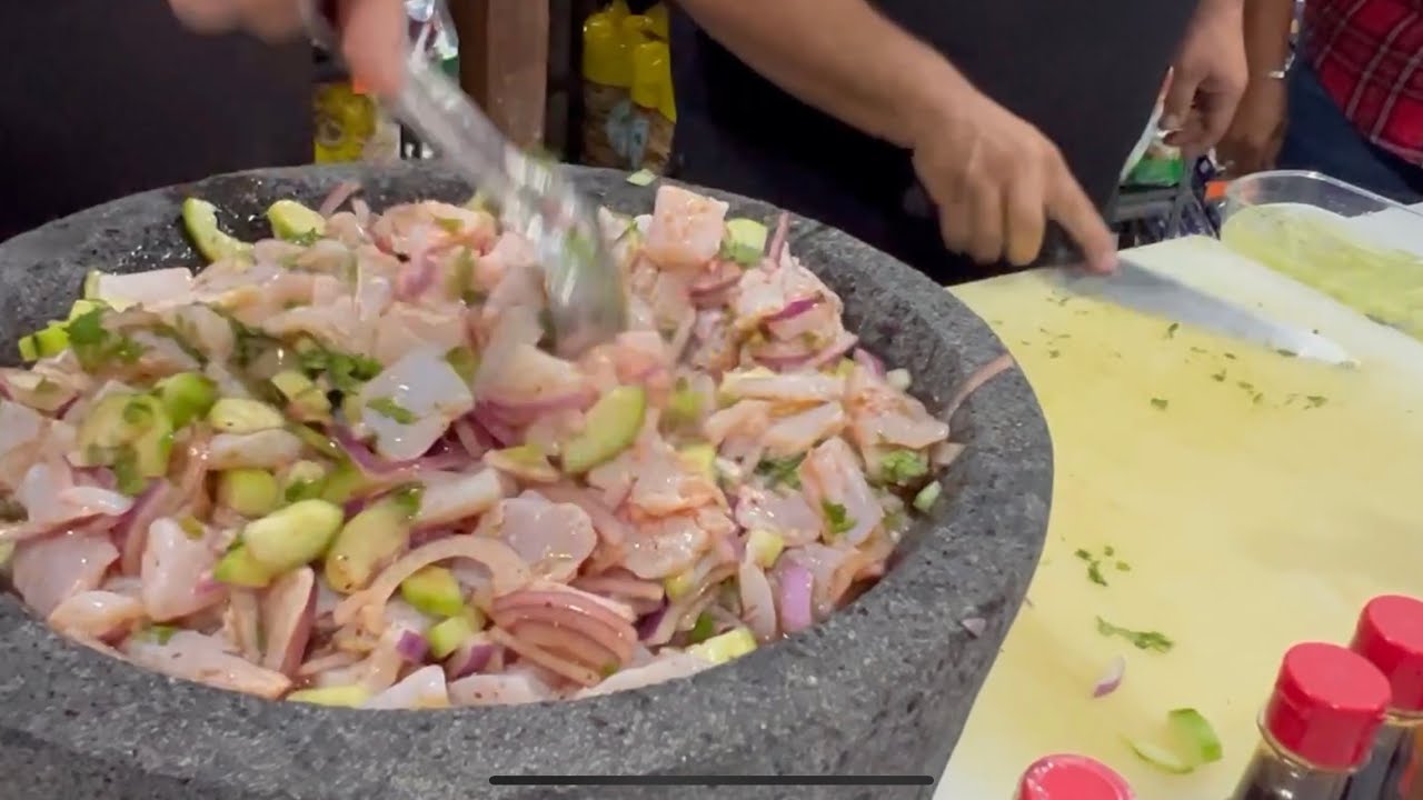 En pescadería puertecitos en mexicali preparamos estos callos y salsa la Callita y camañanga