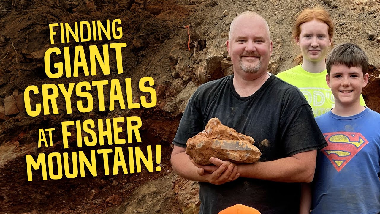 Finding Giant Crystals at Fisher Mountain with The Crystal Collector!!