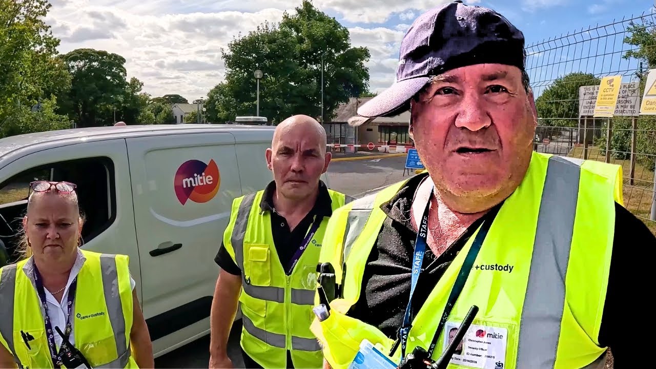 Mitie MUGS at Manston Migrant INTAKE Unit 😡🆔🤚🏽🚫🍿