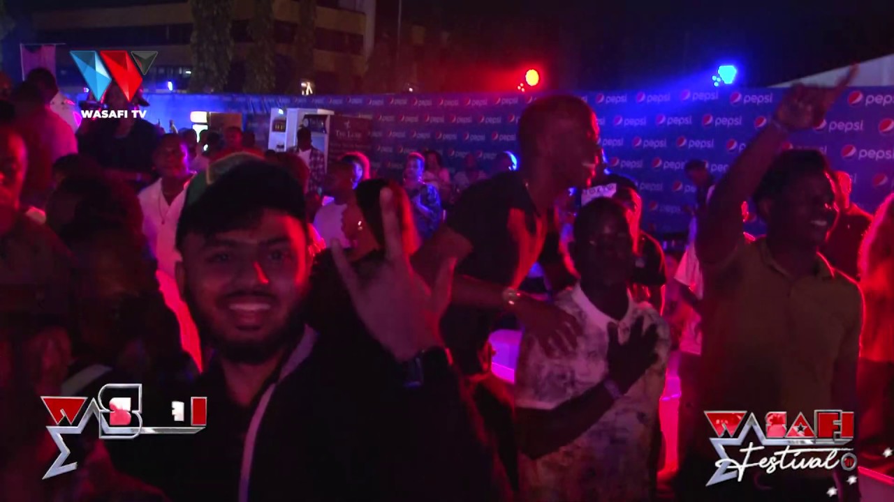 MASHABIKI WAPAGAWA NA VIBE LA DJ OMMY CRAZY/NYIMBO ZA KWAYA ZA HUSIKA