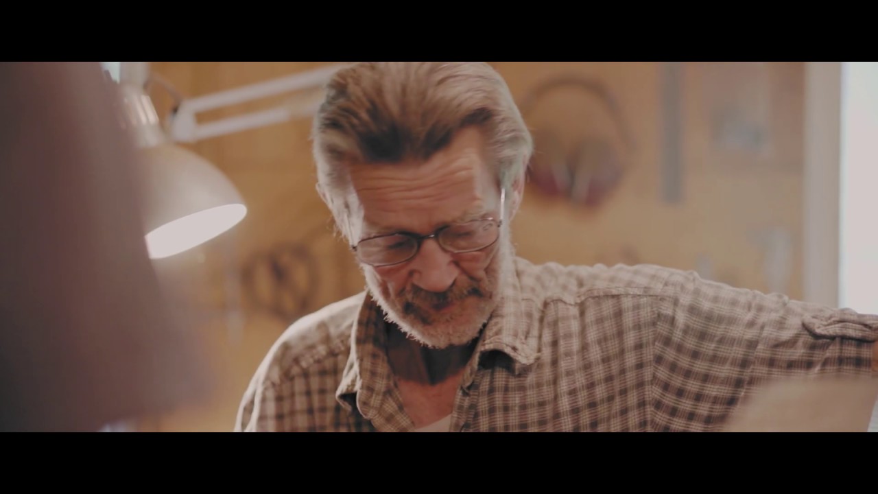 A Guitar Master in the Canadian Wilderness