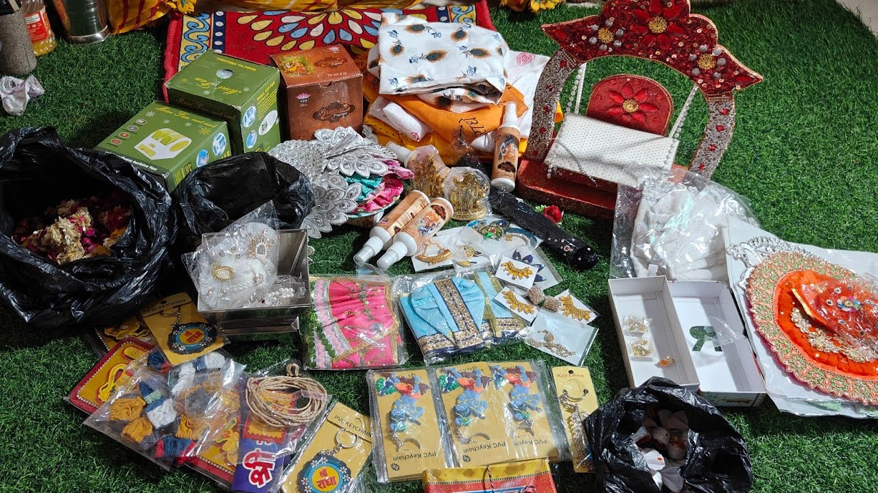 राधे राधे देखिए क्या क्या लिया वृंदावन से || Vrindavan shopping || Shopping hall || Bhagyawati kunj