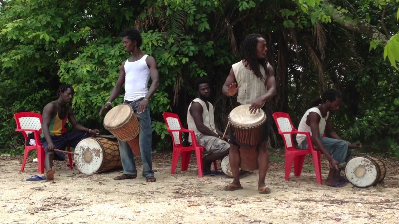 BOLOKONONTON. Meaning 9 hand & fingers. A Rhythm from a Dundunba family of the Malinke people.