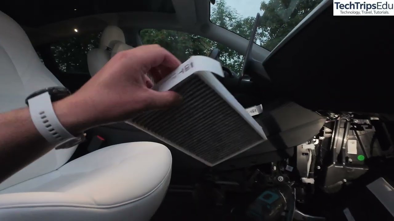 Hvordan bytte kupéfilter på Model Y 2023?
