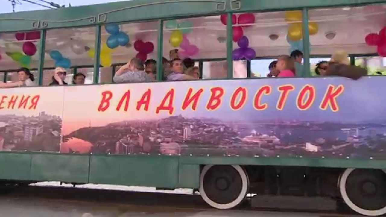 Юбилейный трамвай получил прозвище кабриолет