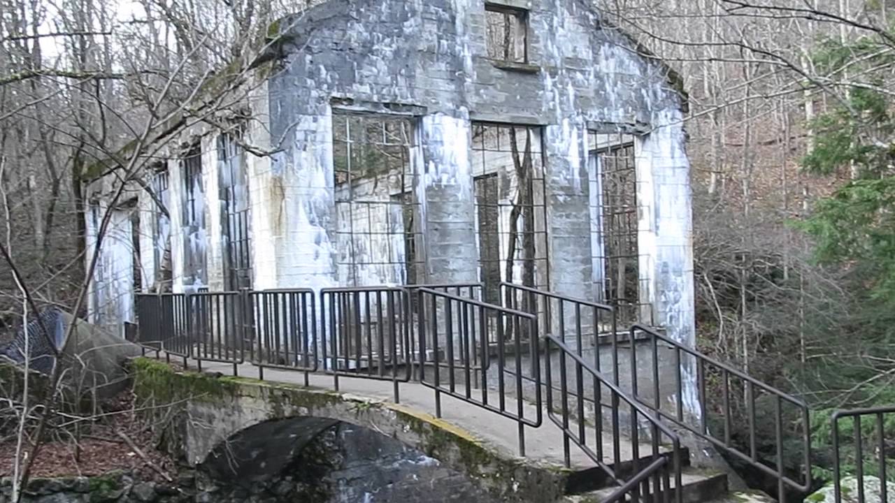 Exploring Abandoned 1907 Chemical Lab In Gatineau Park Quebec