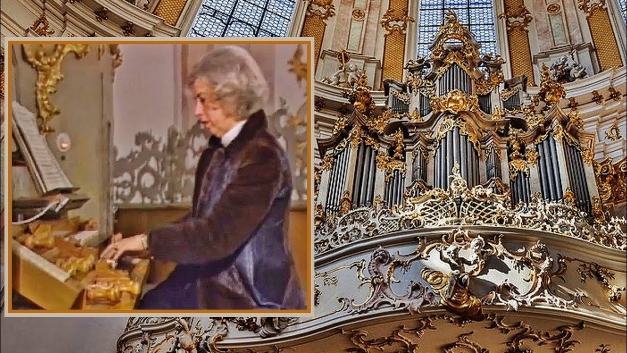 Bach, LITTLE PRELUDE & FUGUE IN D MINOR - Diane Bish