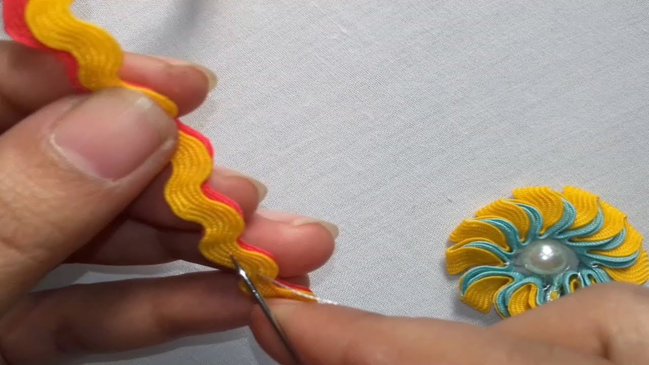 Rick Rack embroidery/rick rack stitch/Hand embroidery tutorial