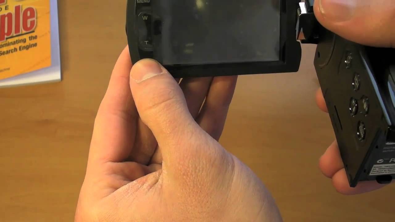 Unboxing: Samsung HMX-H200 HD Camcorder