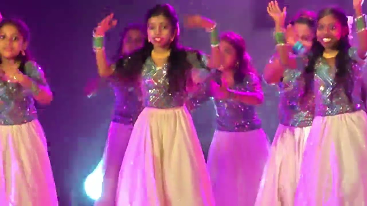 Dhum Dhum dhoora yeathooo Dance.. Aamikutty