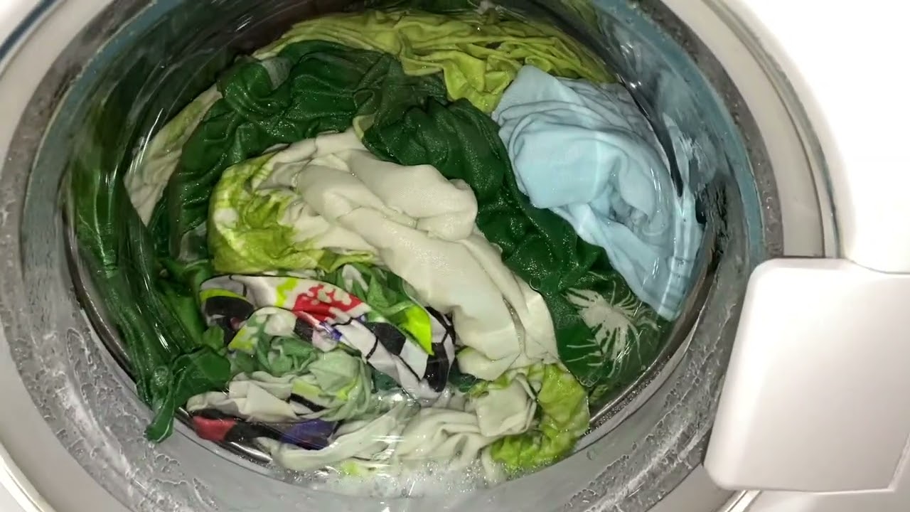 Electrolux EWC1050: Cottons 90°, extra rinse (Old video)