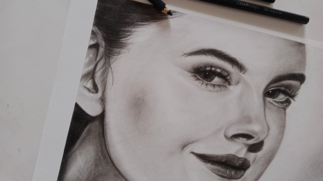 Menggambar Wajah Wanita Realis | Drawing Woman Face with Charcoal Pencil #realism #drawing #pencil 
