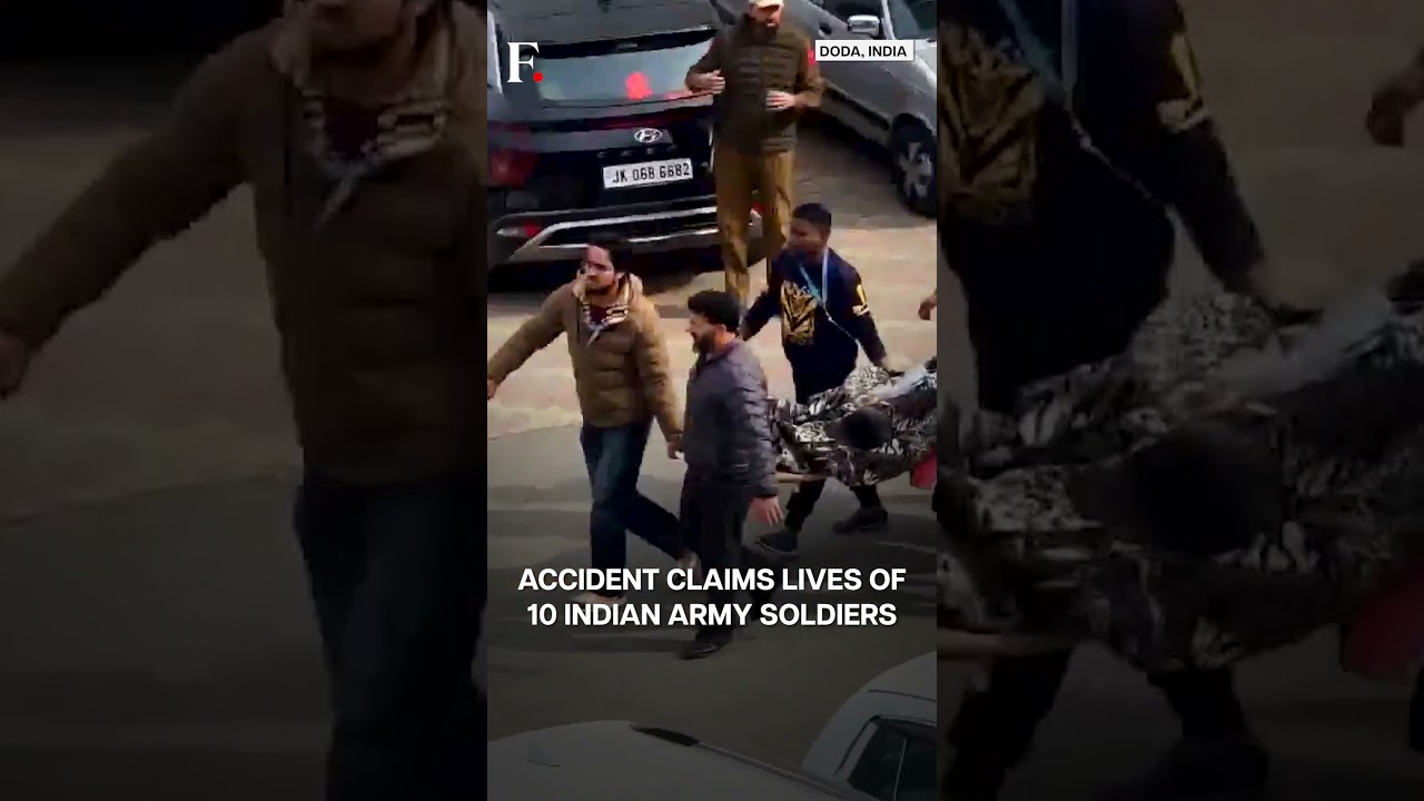 Jammu and Kashmir: Accident Claims Lives of 10 Indian Army Soldiers | Subscribe to Firstpost | N18G