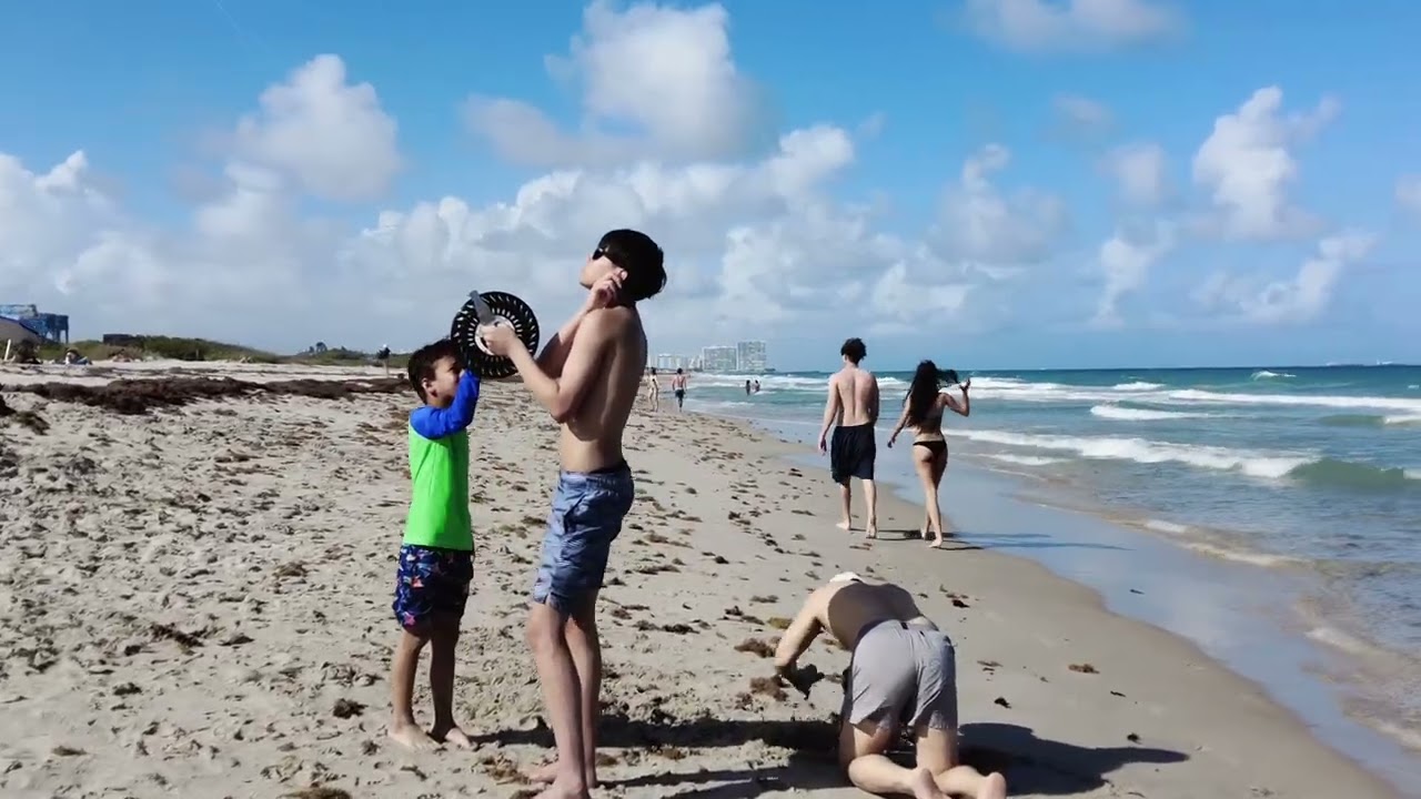 Spring Break at Dania Beach Florida | Walking to the Shoreline 🌊☀️