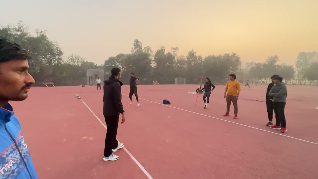 Mandeep kumar teaches deep knowledge about javelin technique 