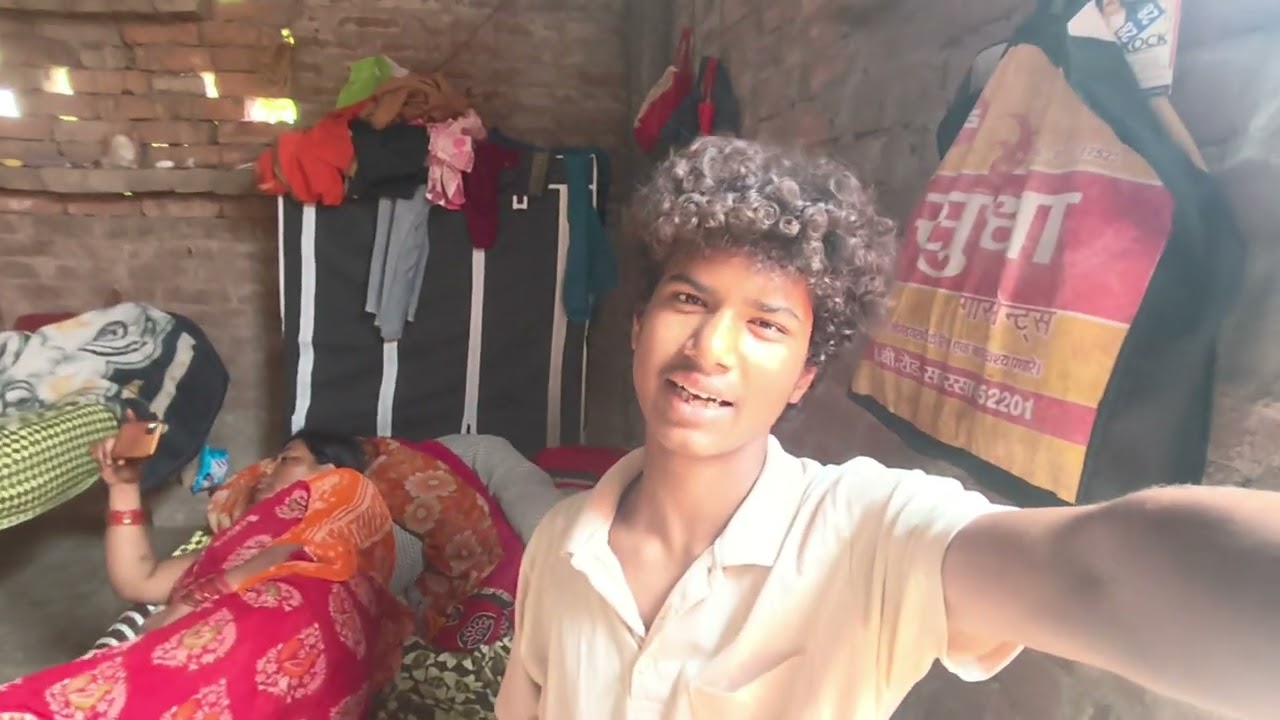Ghumne gaye road ke side 