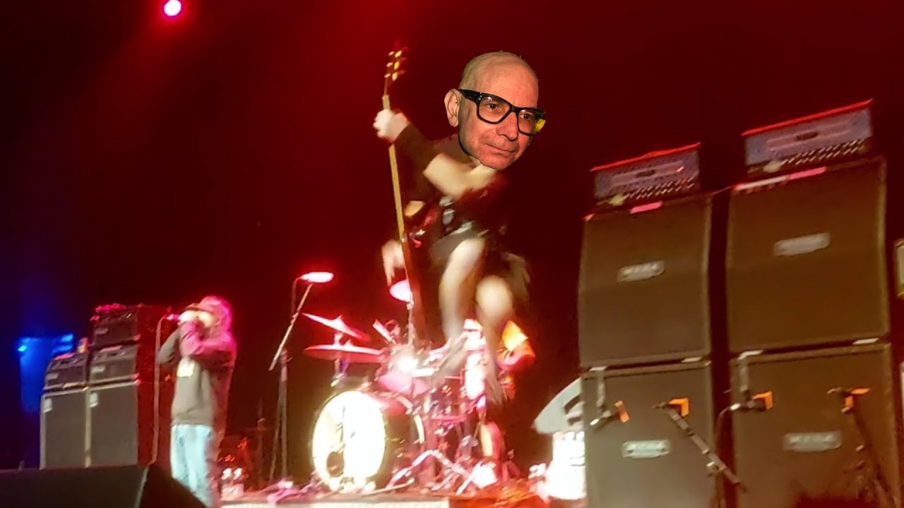 The World Famous Greg Hetson JUMP!