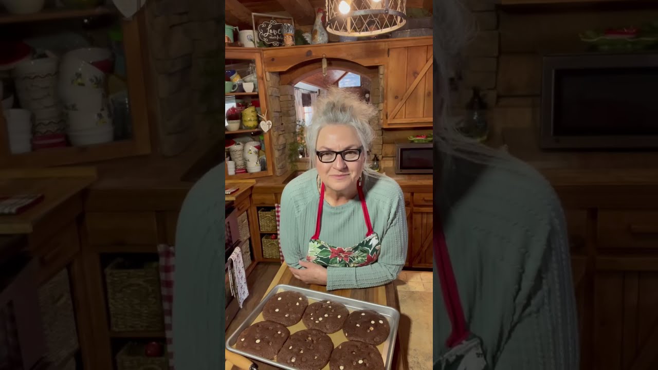 ПРОСТЫЕ ШОКОЛАДНЫЕ ПЕЧЕНЬЯ С КУСОЧКАМИ ПОМАДЫ