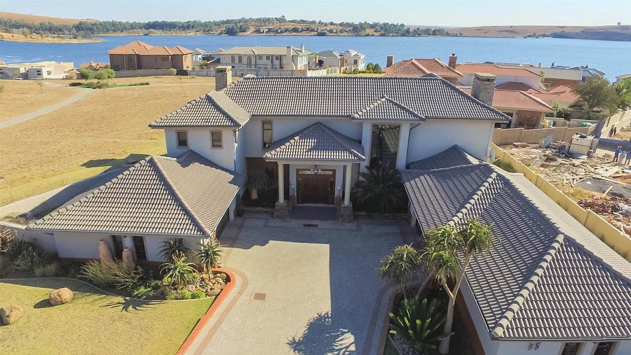 6 Bedroom House for sale in Mpumalanga | Witbank | Bankenveld |