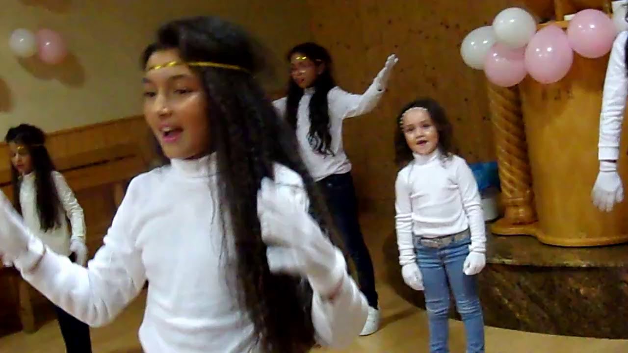 IGLESIA EVANGELICA LOGROSAN -Danza de las niñas de la iglesia-
