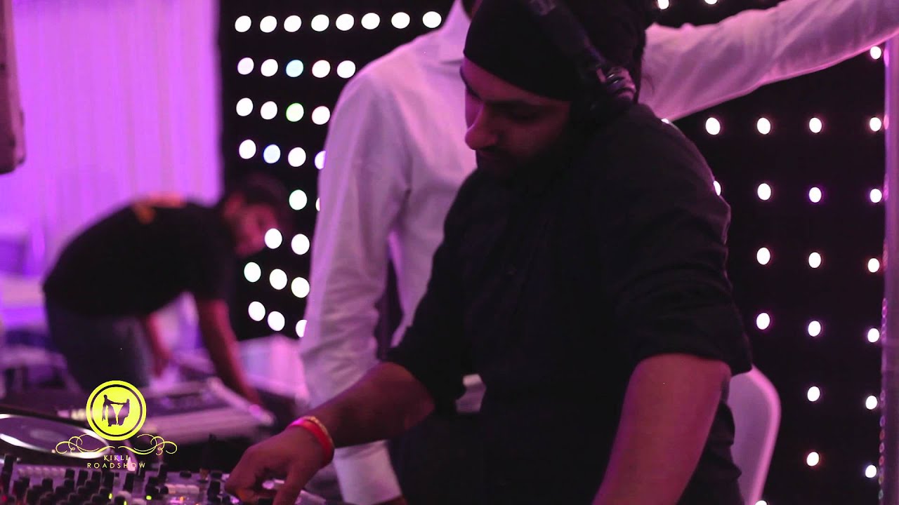 Mixing it up LIVE on the Decks at a Wedding Reception (HD)...
