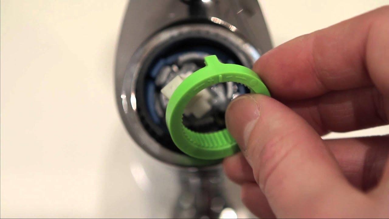 FMM 9 - Adjusting temperature and flow on kitchen and basin mixers