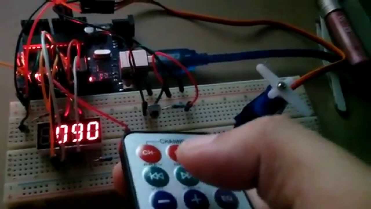 Arduino Uno + 7 Segment 4 Digit + Sensor IR/Remote + Servo Motor