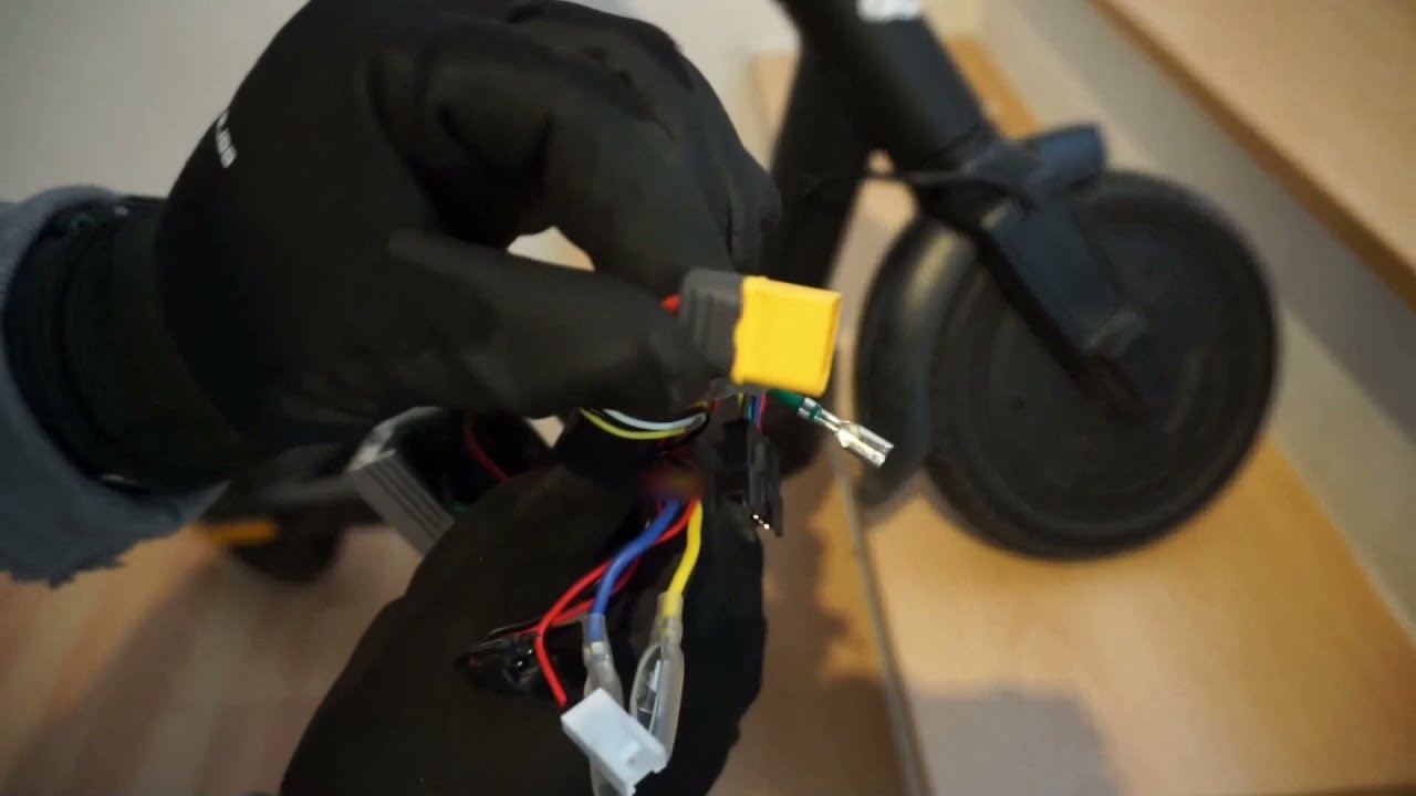 E-Scooter Hacks Remove the Speed Limiter on an Lidl E-Scooter