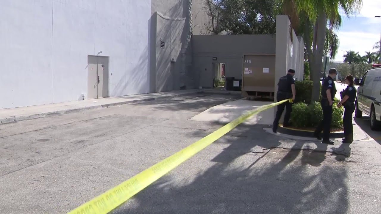 Robbery reported near restaurant at Sawgrass Mills