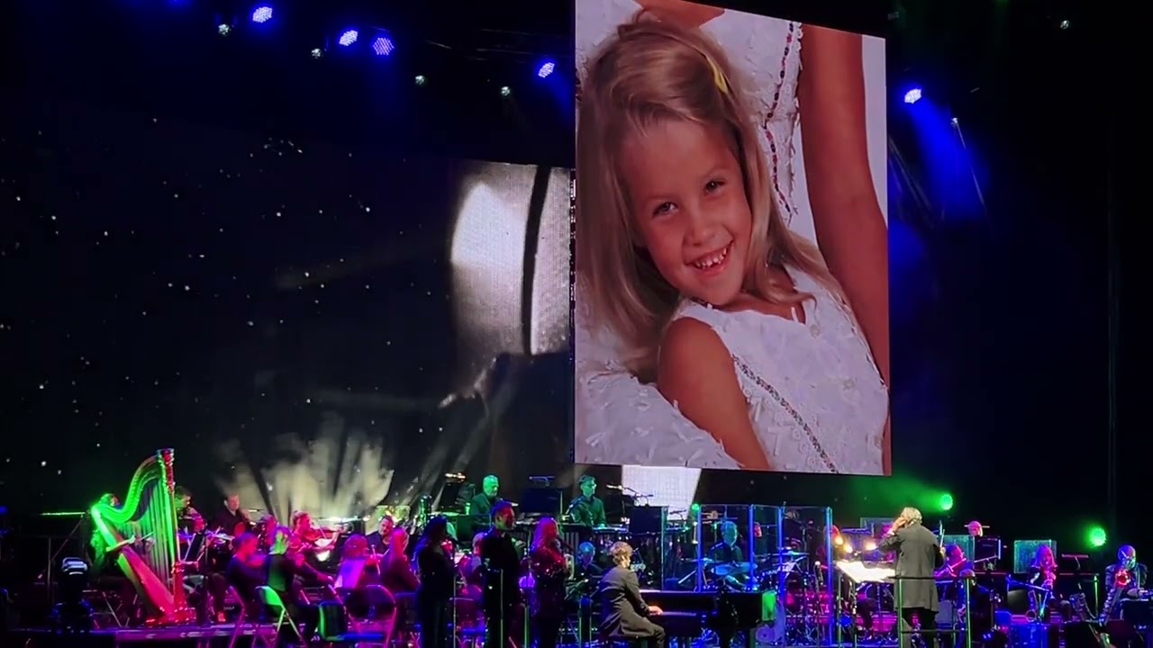 Elvis Presley - Can't Help Falling In Love - Lisa Marie Presley Tribute - Leeds 29/10/2023