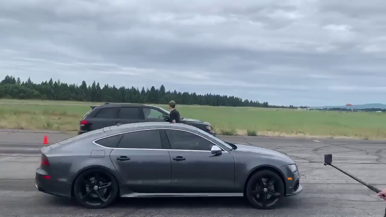 Audi RS7 vs Jeep Trackhawk