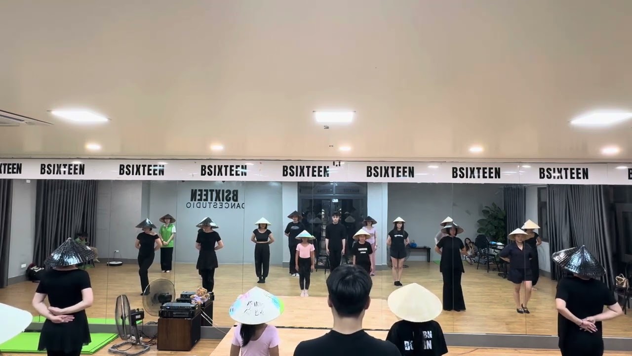 Bonjour việt nam Thùy Dung