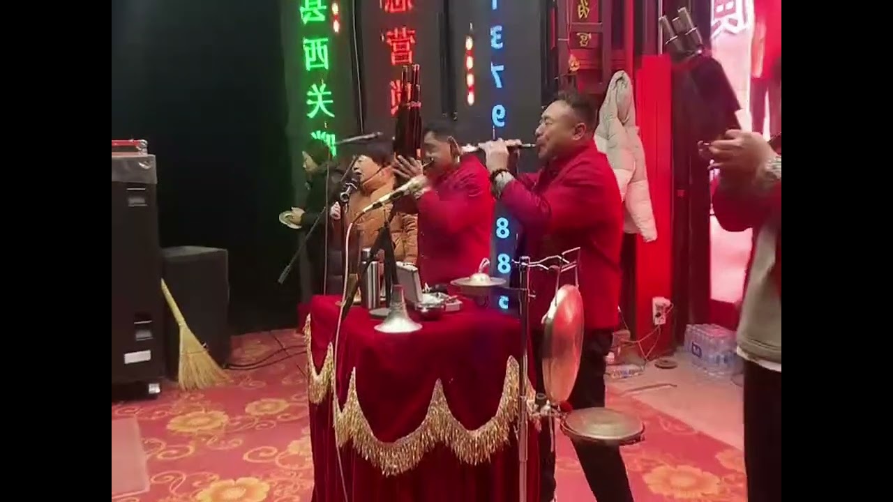 民间高手唢呐演奏歌曲《骏马奔驰保边疆》真劲爆，太给力了！