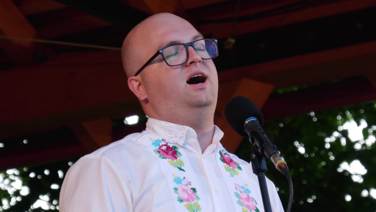 PŘEDSTAVUJI: Podlužácká cimbálová muzika GRAJCAR s primášem Martinem Zlomkem