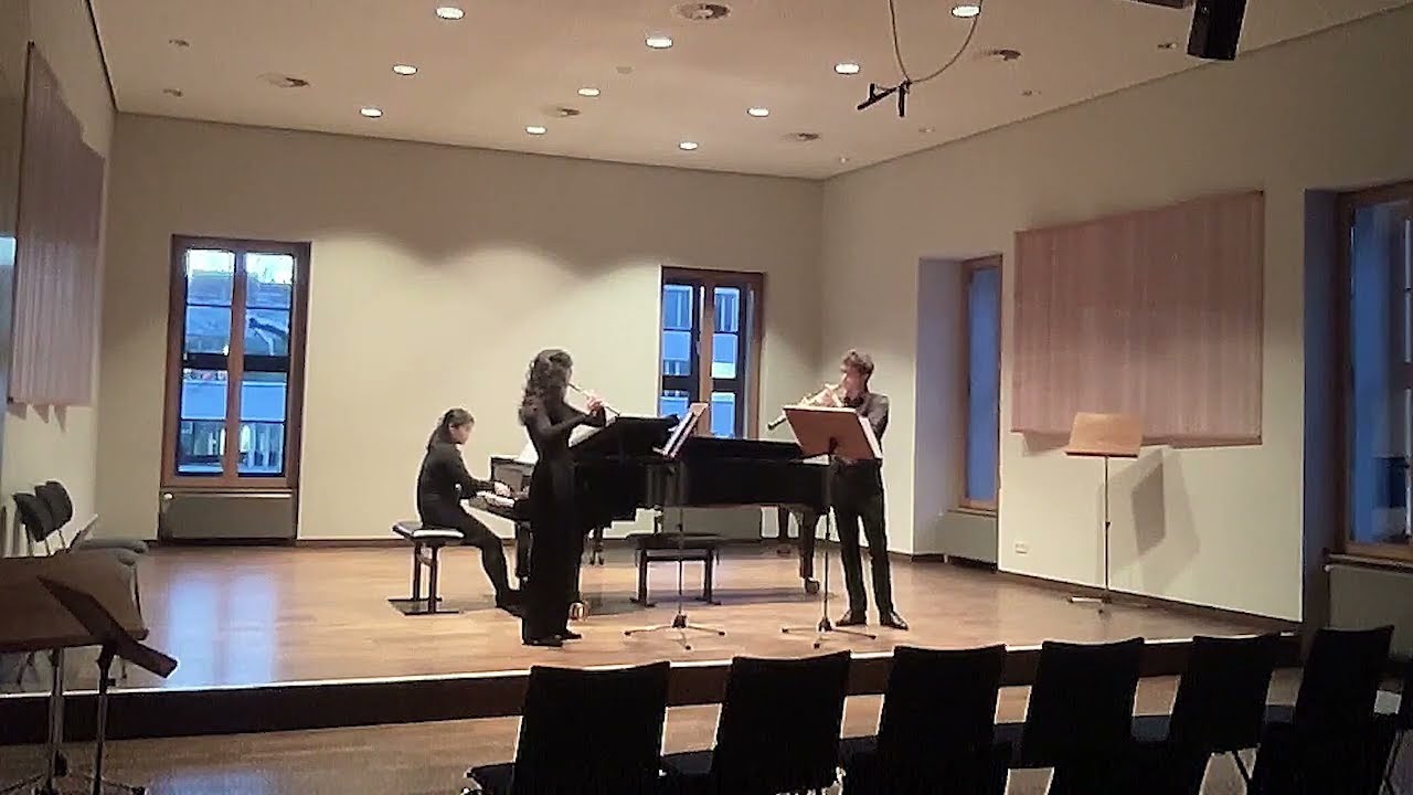 Malcolm Arnold - Suite Bourgeoise for flute, oboe and piano