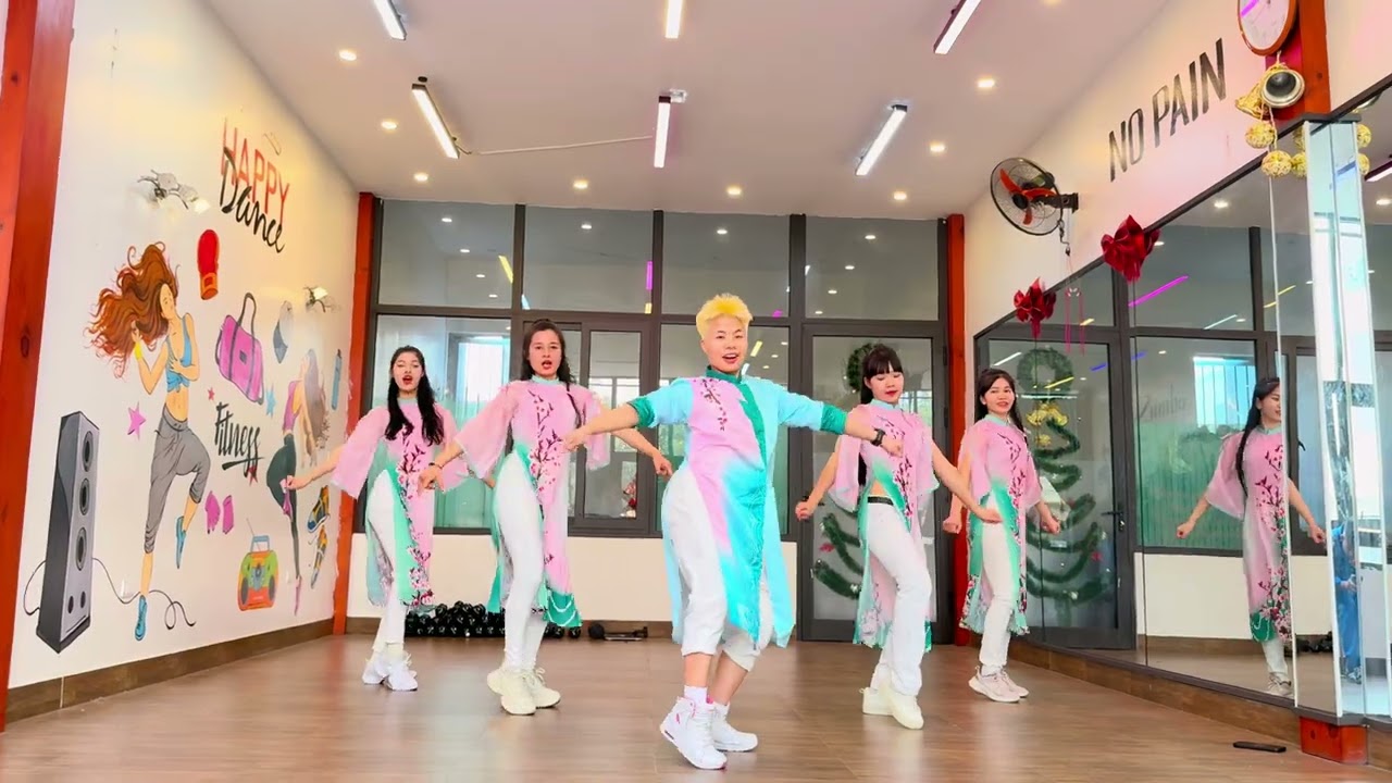 Xuân trước nhà zumba Tết 2025 /#zumba #dance #vietnam by Hậu Nguyễn