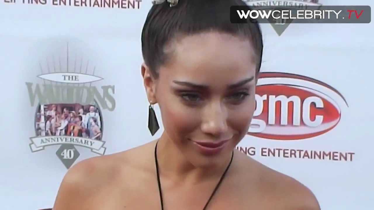 Korrina Rico WOW Celebrity rocking that dress at The Waltons 40th Anniversary Reunion