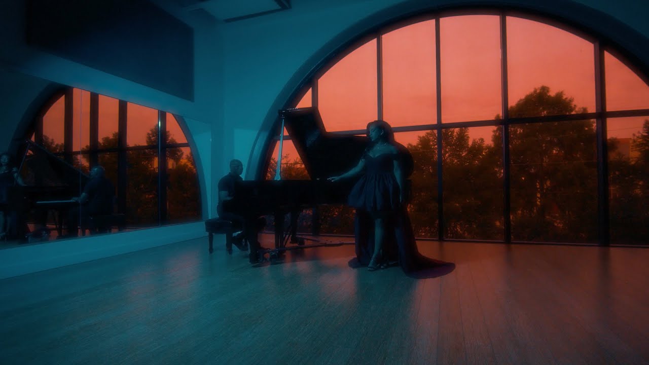 Gabriella - El Amor Se Nos Murió (Video Oficial)