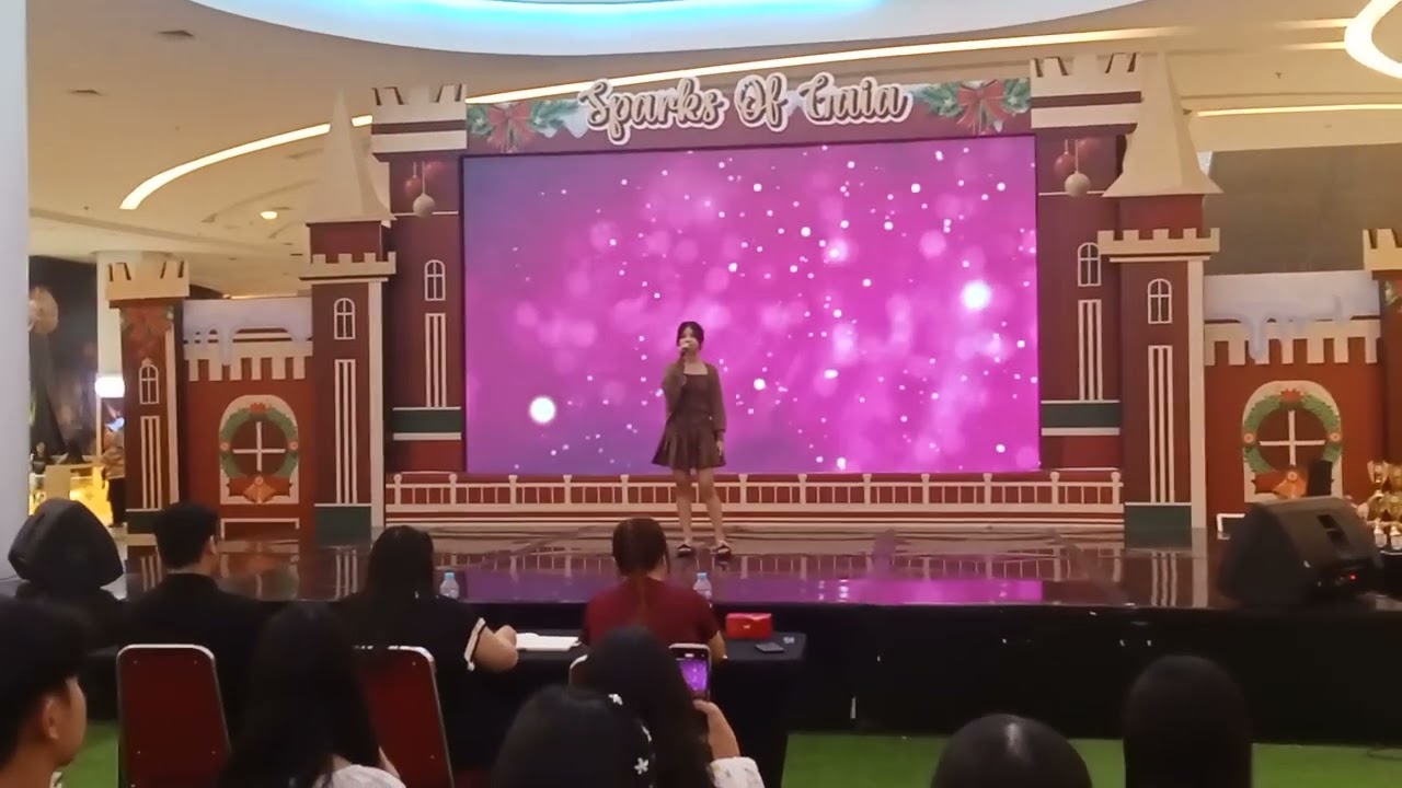 Acara live music menyanyi karaoke Mandarin competition di center atrium gaia bumi raya city mall 