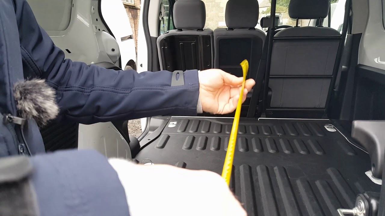 Cargo/load area dimensions in a 2013-2019 Peugeot Partner L1 electric van