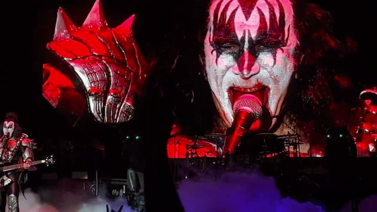 KISS - GOD OF THUNDER - NIMES 2022
