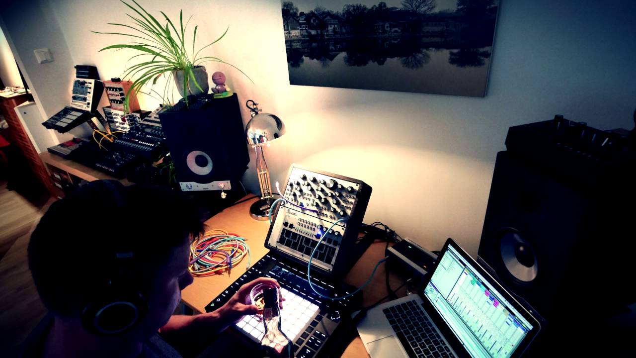 Recue - Lifeforms (track made completely with Pittsburgh Modular Lifeforms)