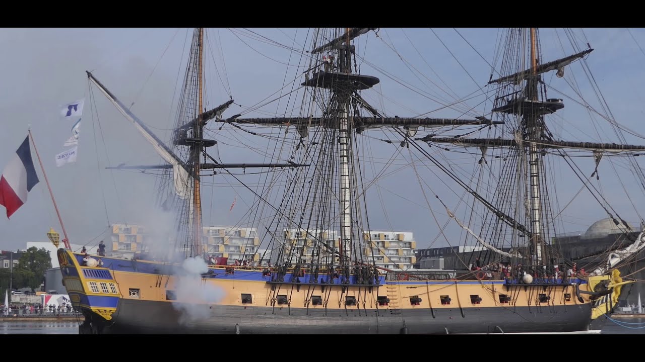 ARRIVEE DE L'HERMIONE A SAINT NAZAIRE POUR DEBORD DE LOIRE L'HERMIONE