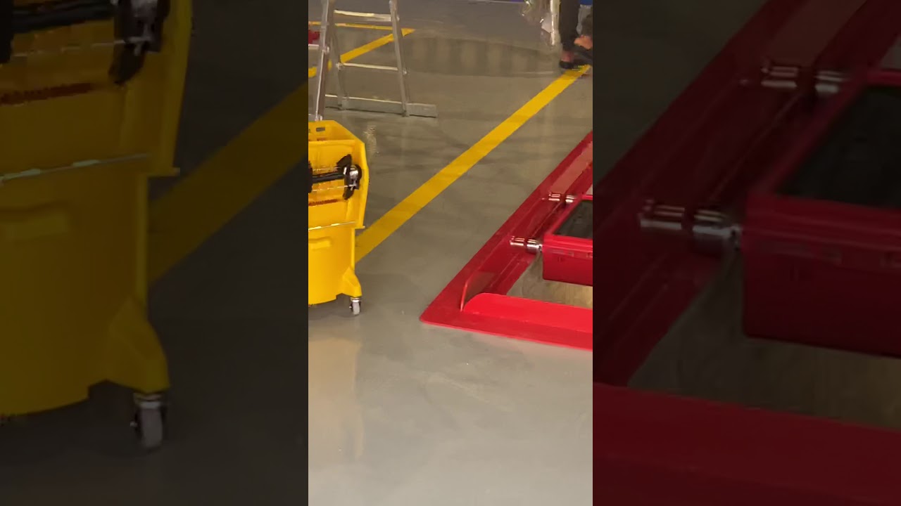 غيار الزيوت في محطة لينا للبترول  فقط الزيت بسعر الجمله